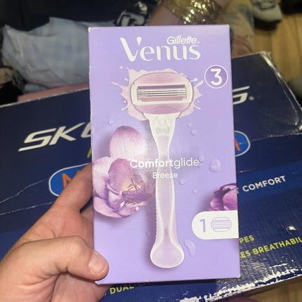 Gillette Venus Comfortglide Breeze Scented Razor 3 Blades NEW