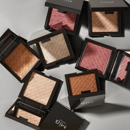 MIA LIGHT BUILDER Compact Illuminating Powder for Makeup